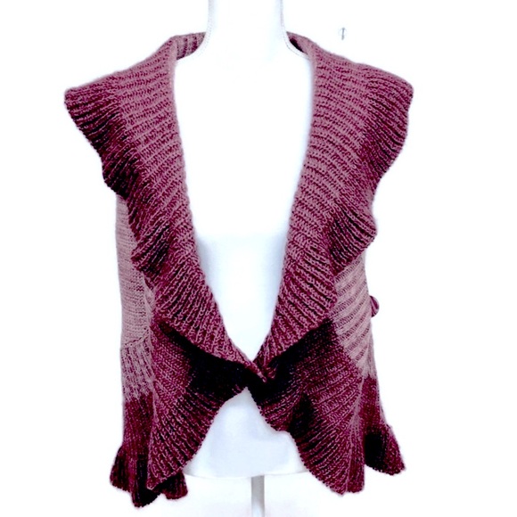 Bandolino Ruffled Sweater Vest size PM - Picture 3 of 5